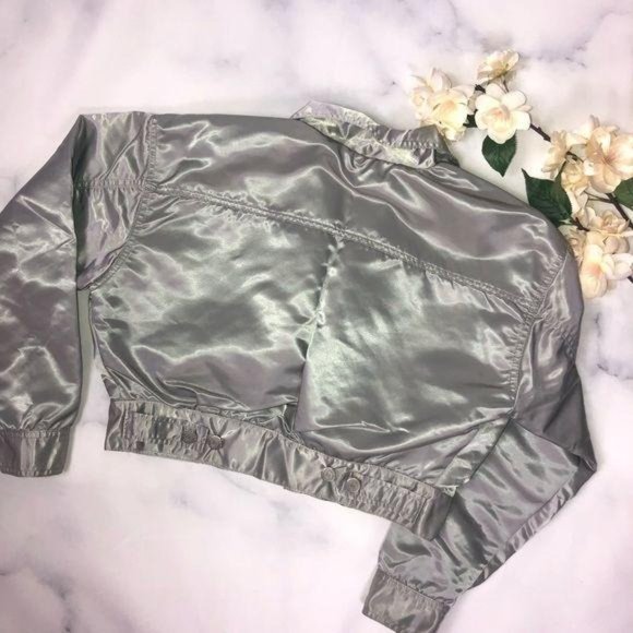90s LA Vintage RUBBER SOUL Stylish Metallic Silver Satin Cropped Jacket. Size 1 - Picture 5 of 6